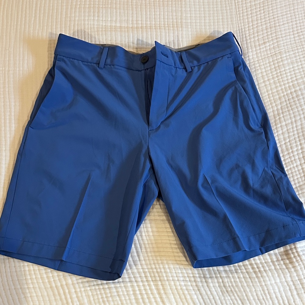 Walter Hagen Men's cornflower Vibrant Blue  golf Shorts 9” inseam size 32 waist